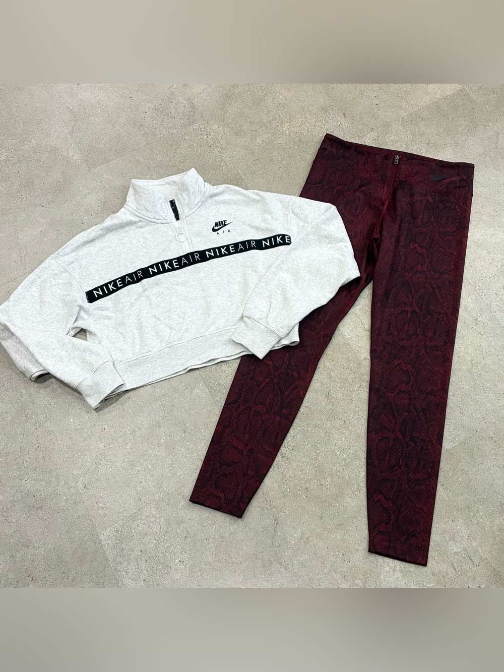 Women’s NIKE Oversized Cropped Sweatshirt & High Waist Leggings, sz Medium